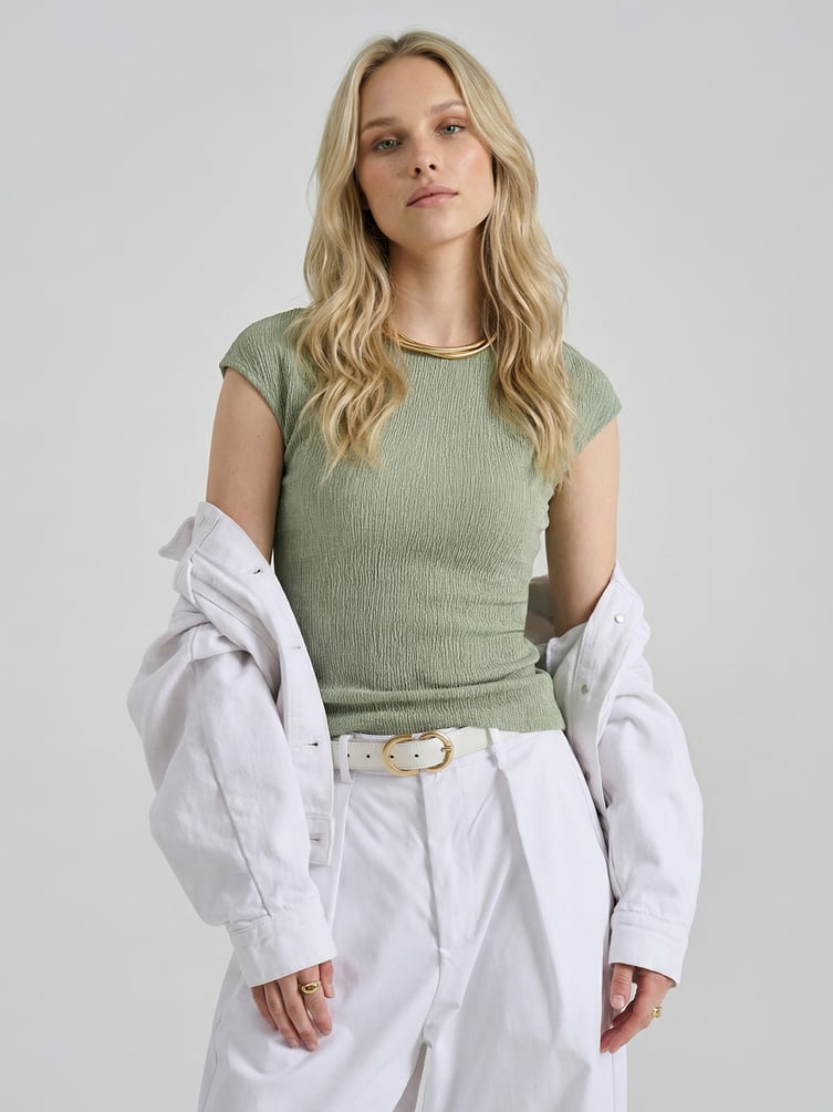 Футболка с драпировкой на талии