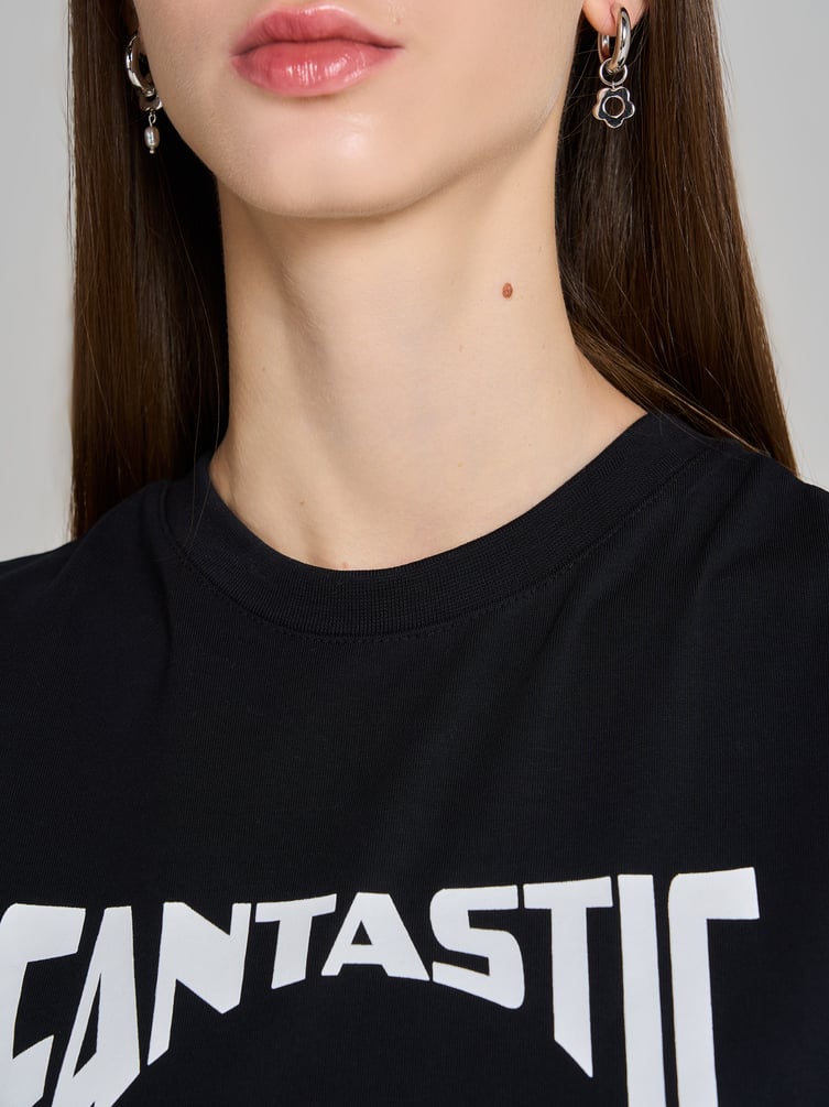 Футболка облегающая с надписью Fantastic