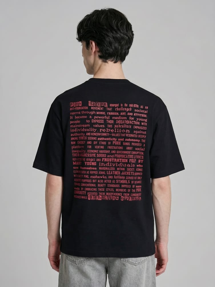 Футболка из хлопка с надписями на спине