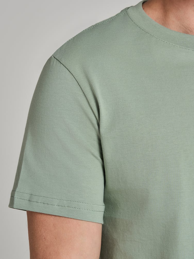 Плотная базовая классическая футболка