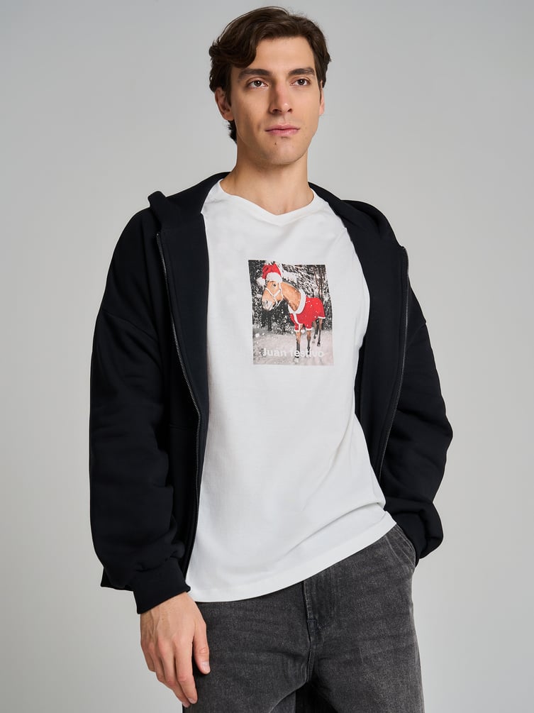 Футболка с новогодним принтом