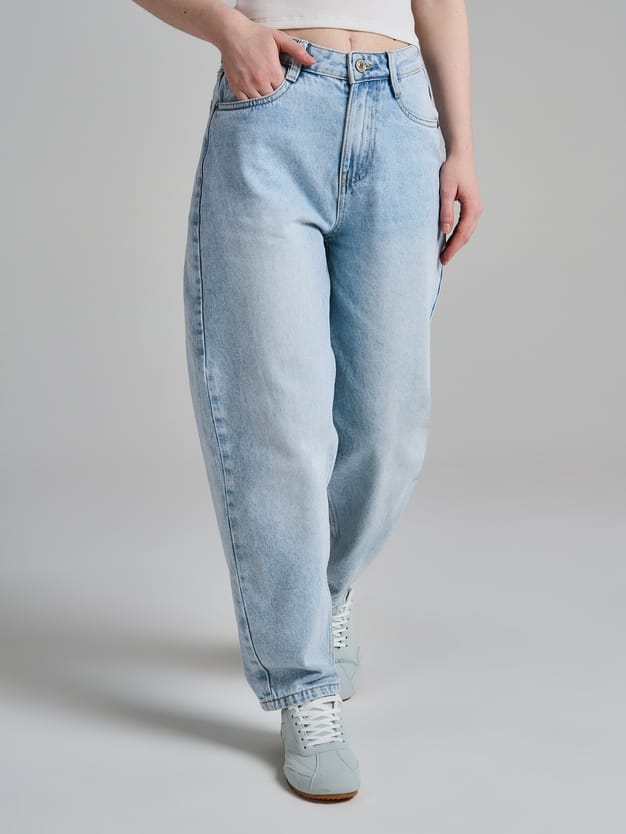 Джинсы Mom fit  с завышенной талией
