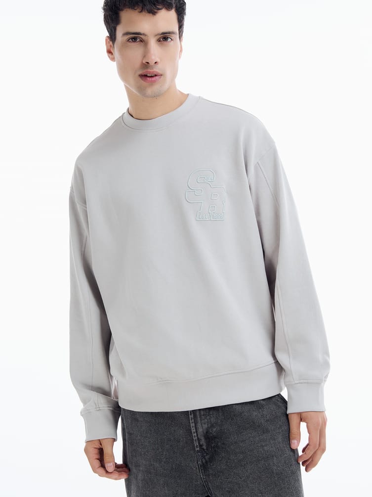 Свитшот оверсайз с вышивкой надписи