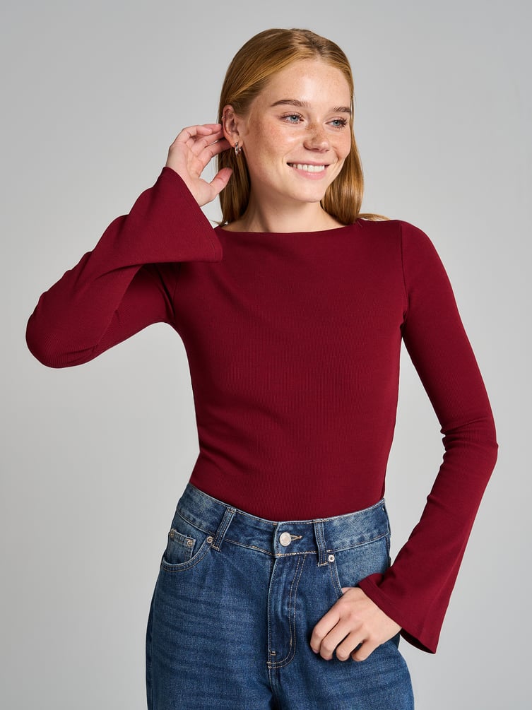 Облегающая кофта с длинными рукавами клеш