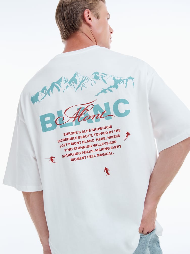 Футболка оверсайз с принтом гор на спине