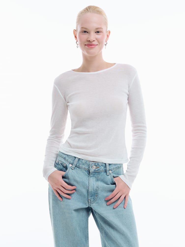 Легкий лонгслив с длинным рукавом