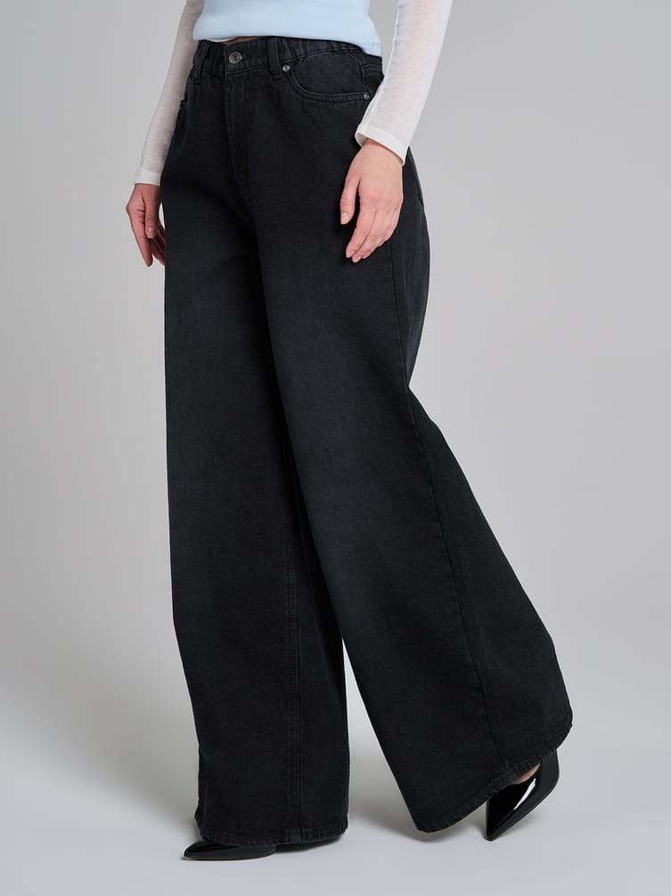 Джинсы широкие на резинке