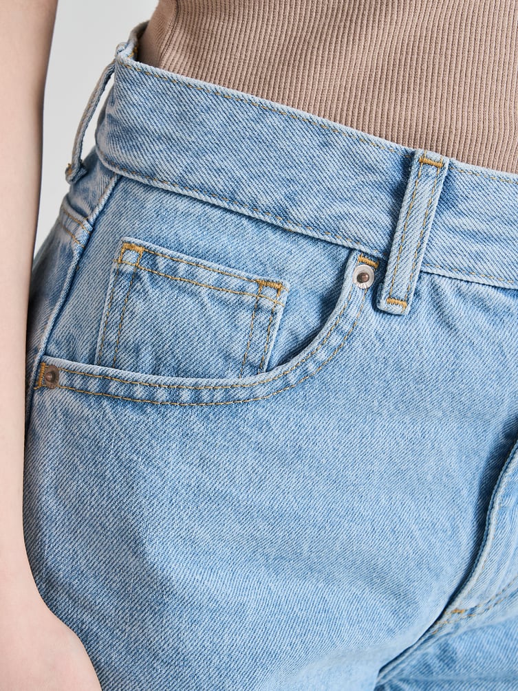 Джинсы широкие с подворотами