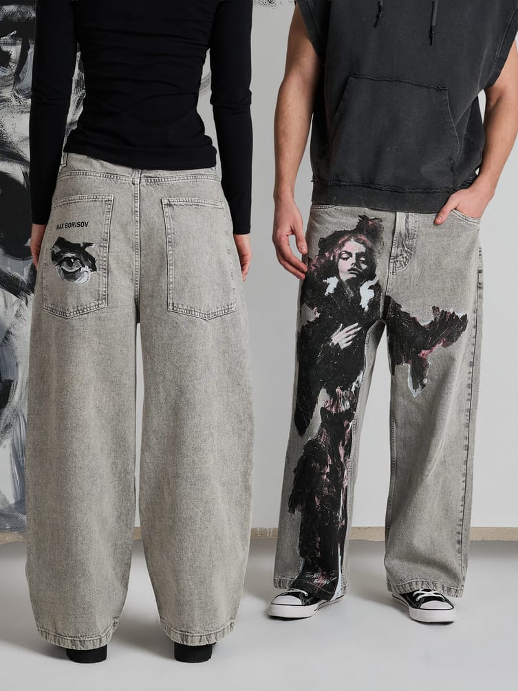 Джинсы широкие с принтом Макс Борисов