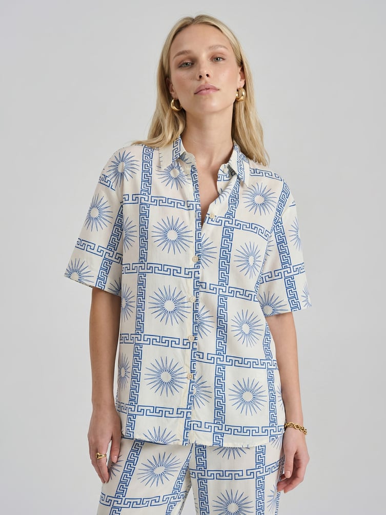 Костюм летний с рубашкой и брюками