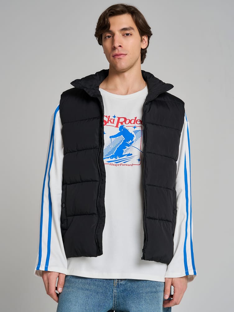 Спортивный лонгслив с принтом и лампасами