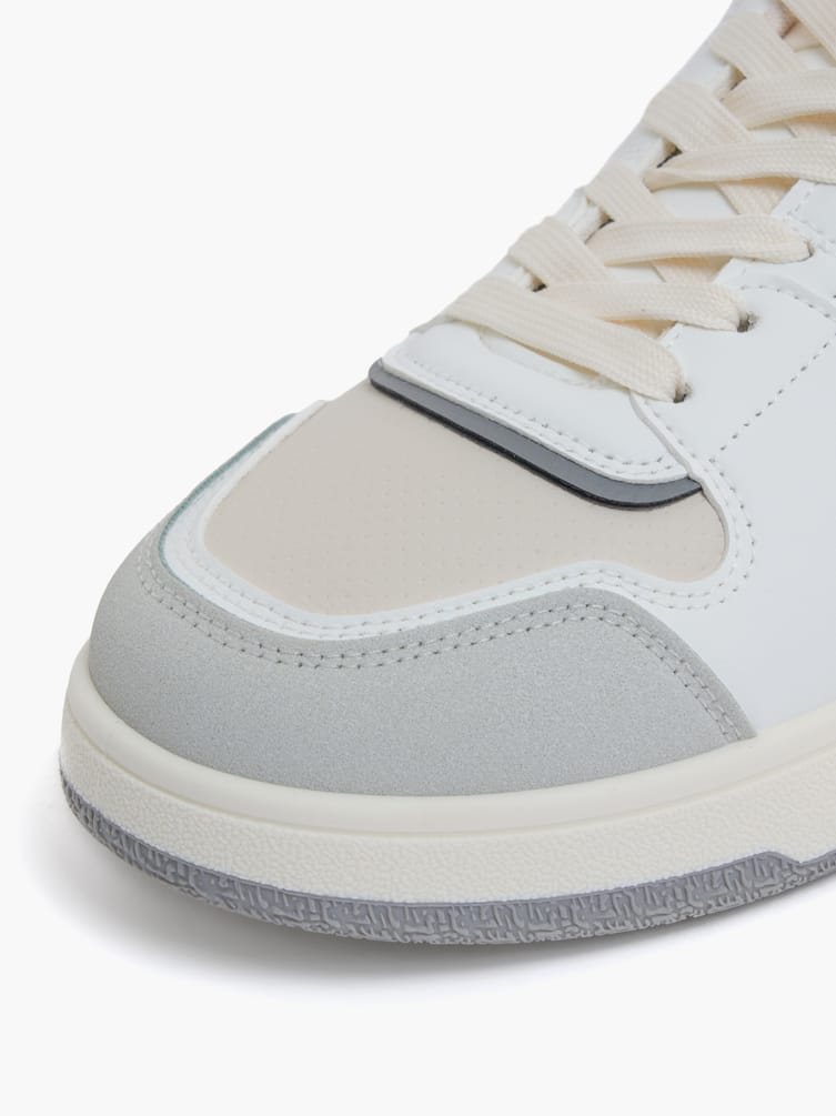 Кроссовки спортивные