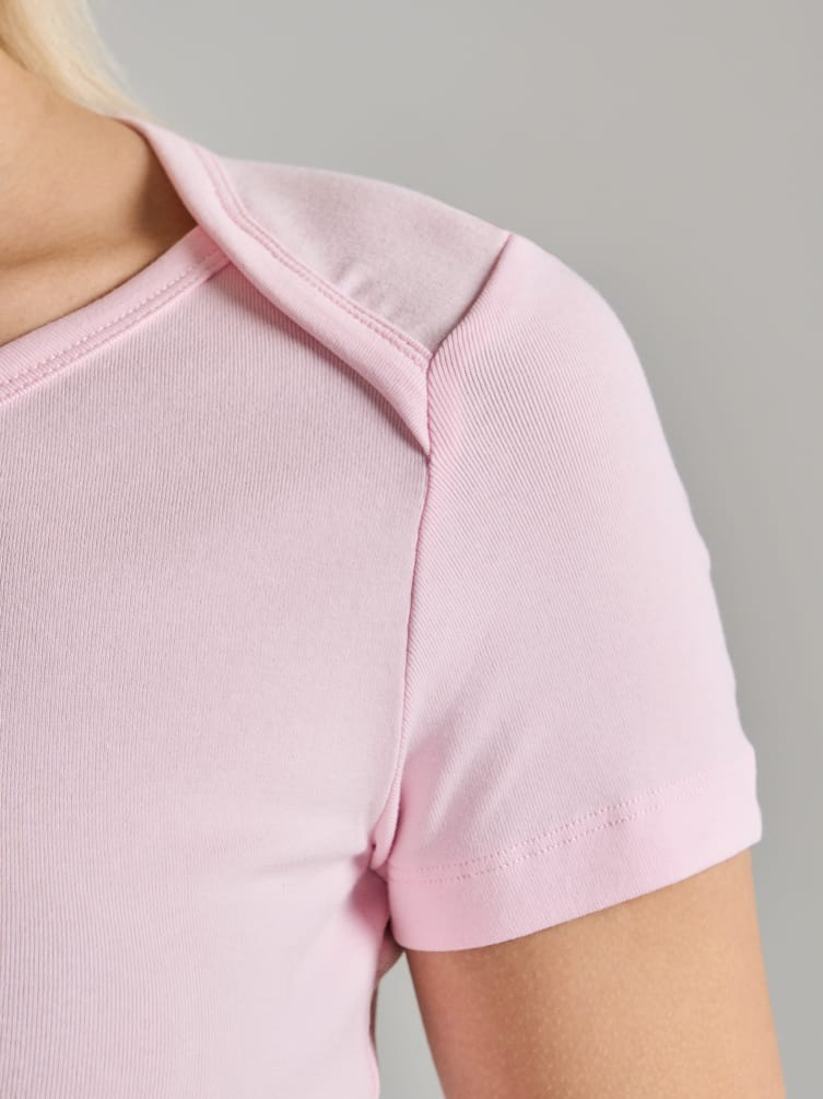 Футболка приталенная