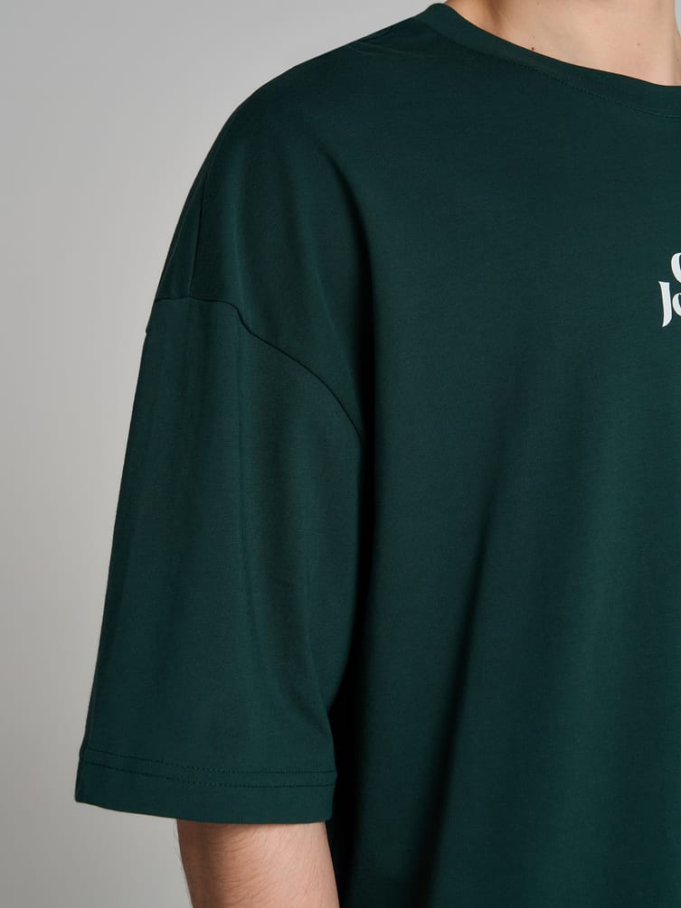 Футболка оверсайз с принтом гор на спине