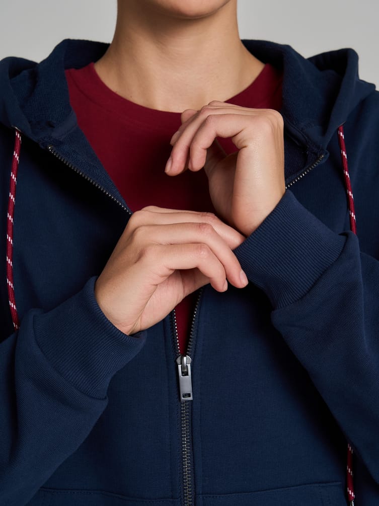 Толстовка с капюшоном