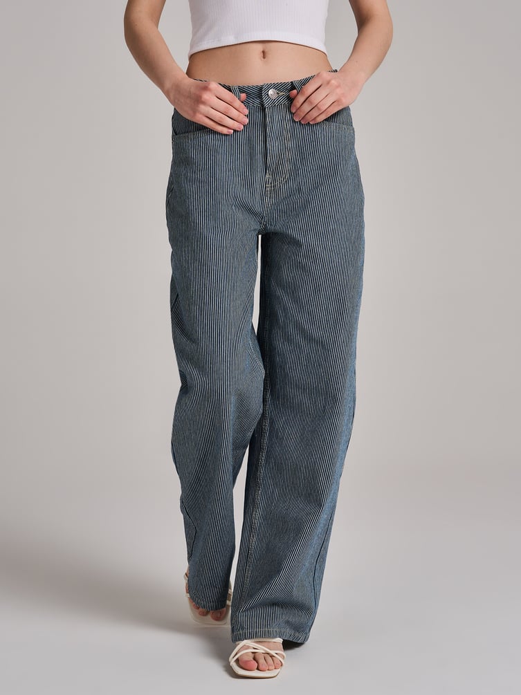 Джинсы широкие с вареным эффектом