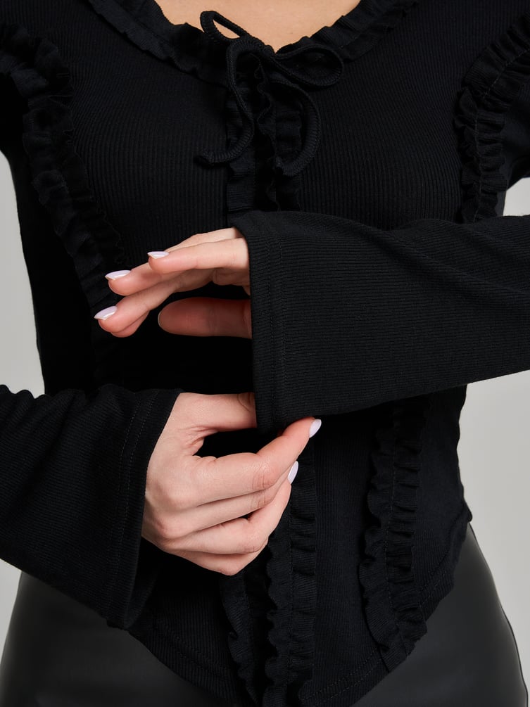 Блузка нарядная с рюшами