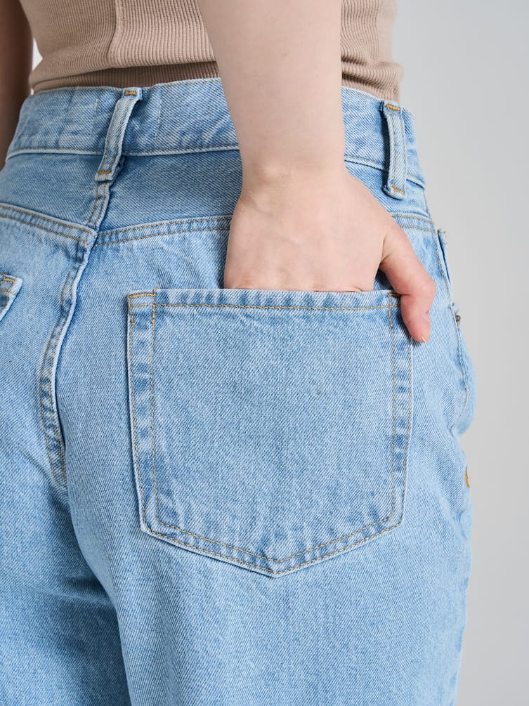 Джинсы широкие с подворотами