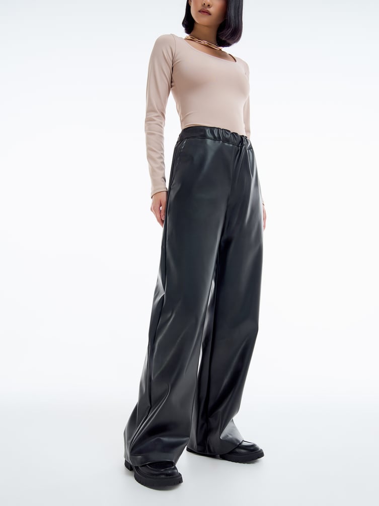 Широкие брюки с завышенной