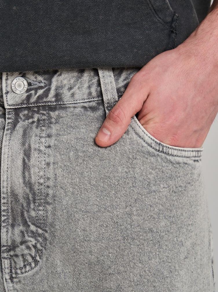 Джинсы широкие с принтом Макс Борисов