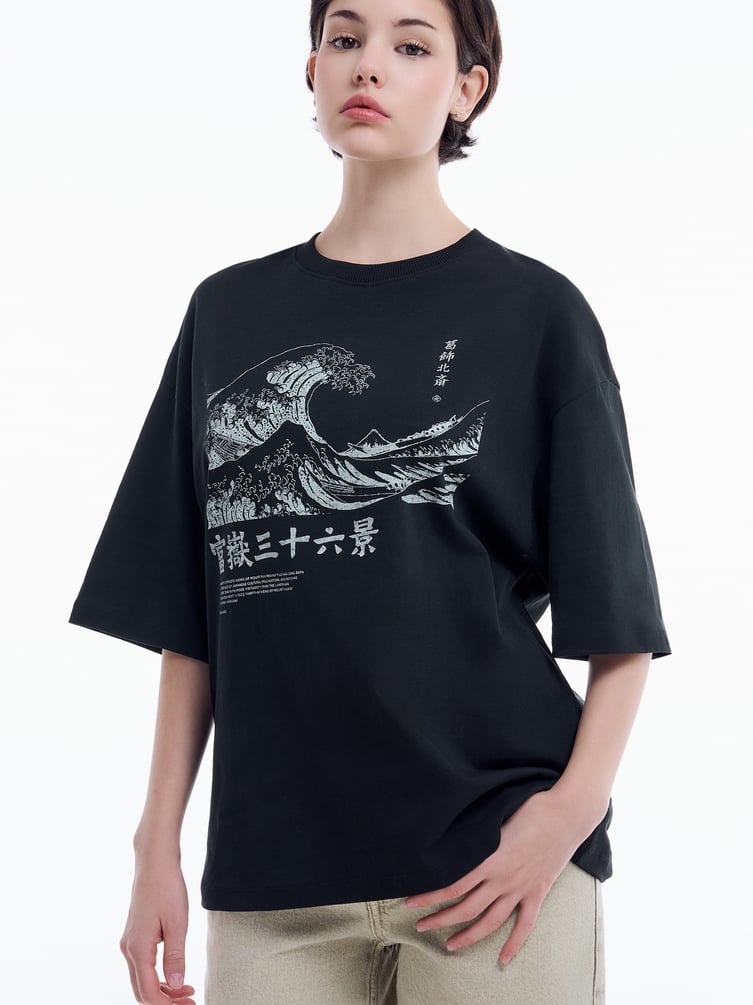 Плотная футболка оверсайз с принтом гравюры