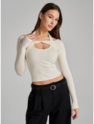 Лонгслив с декоративным вырезом