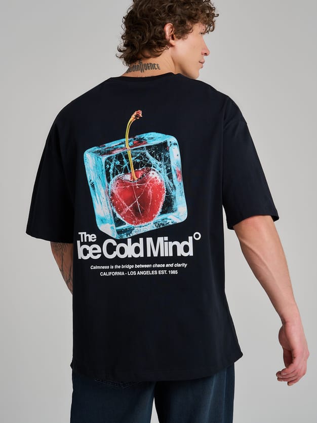 Футболка оверсайз с принтом на спине