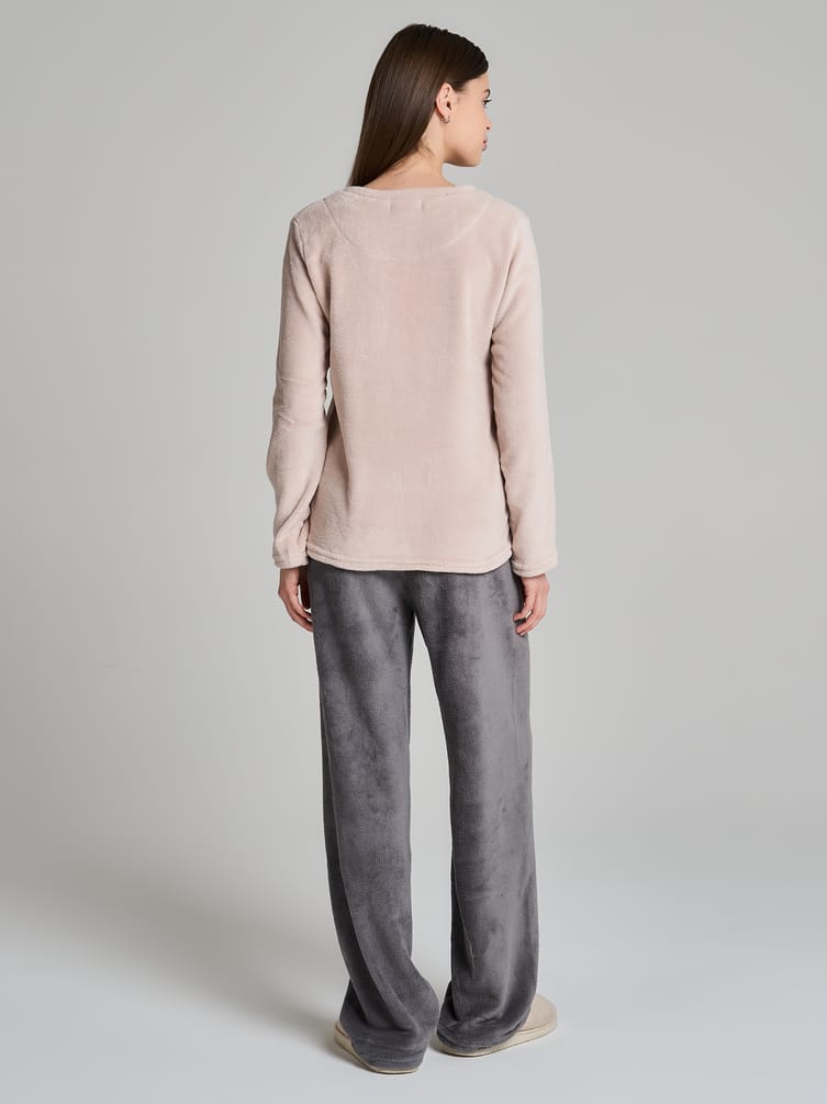 Плюшевая пижама с вышивкой и брюками