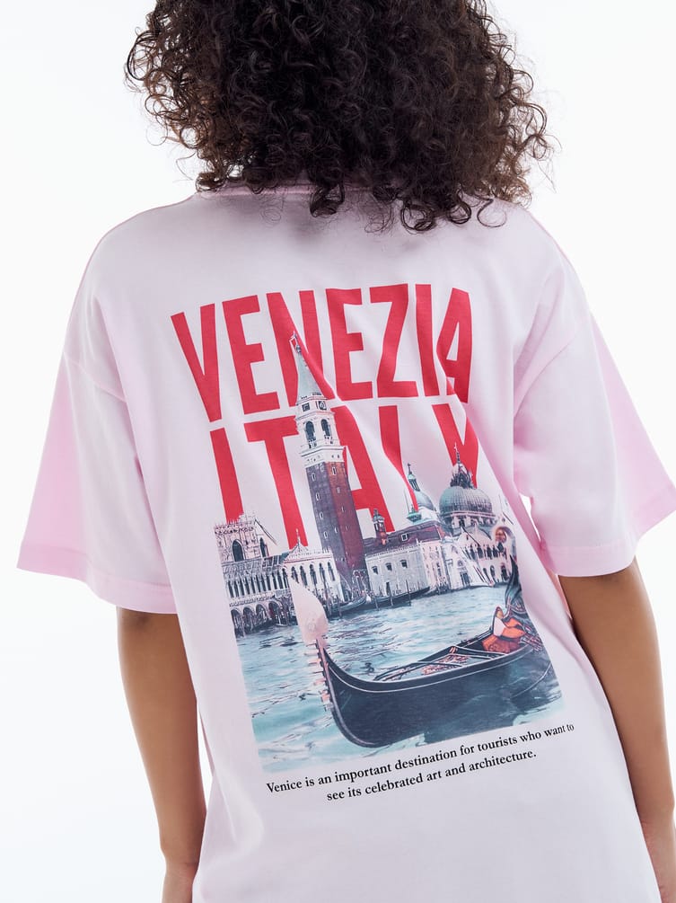 Футболка оверсайз с принтом на спине