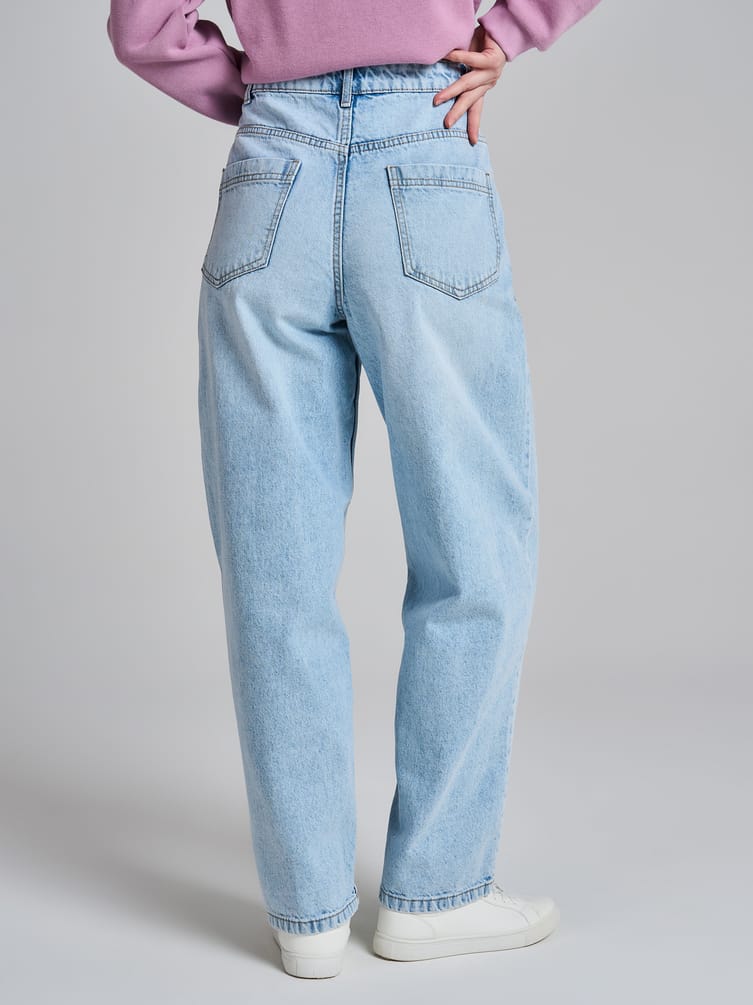 Джинсы багги с вареным эффектом