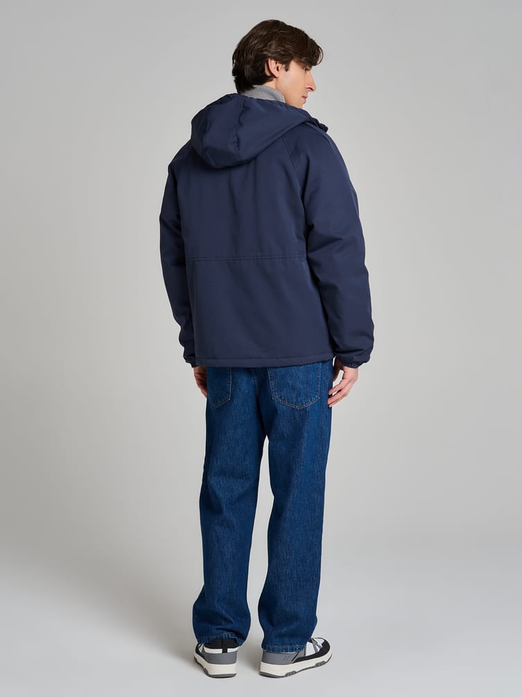 Демисезонная куртка с капюшоном