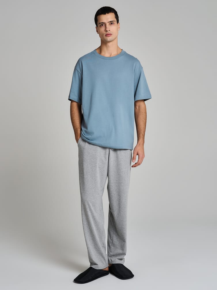 Пижама с футболкой и брюками