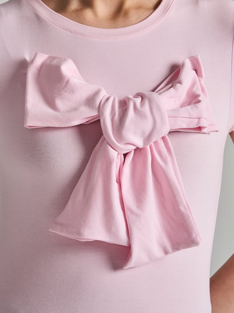 Футболка облегающая с бантом