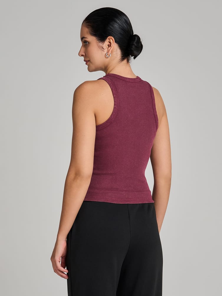 Майка на широких бретелях с вареным эффектом