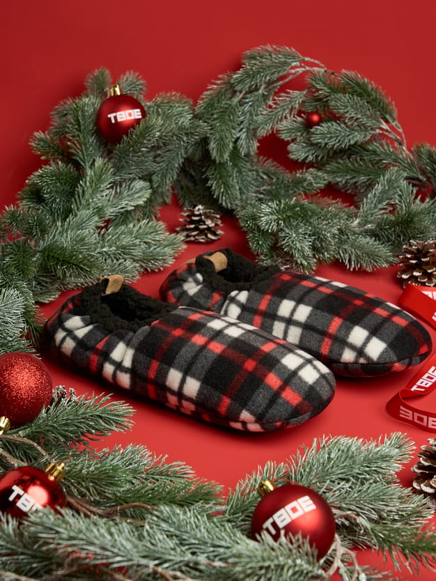 Плюшевые закрытые тапочки в клетку