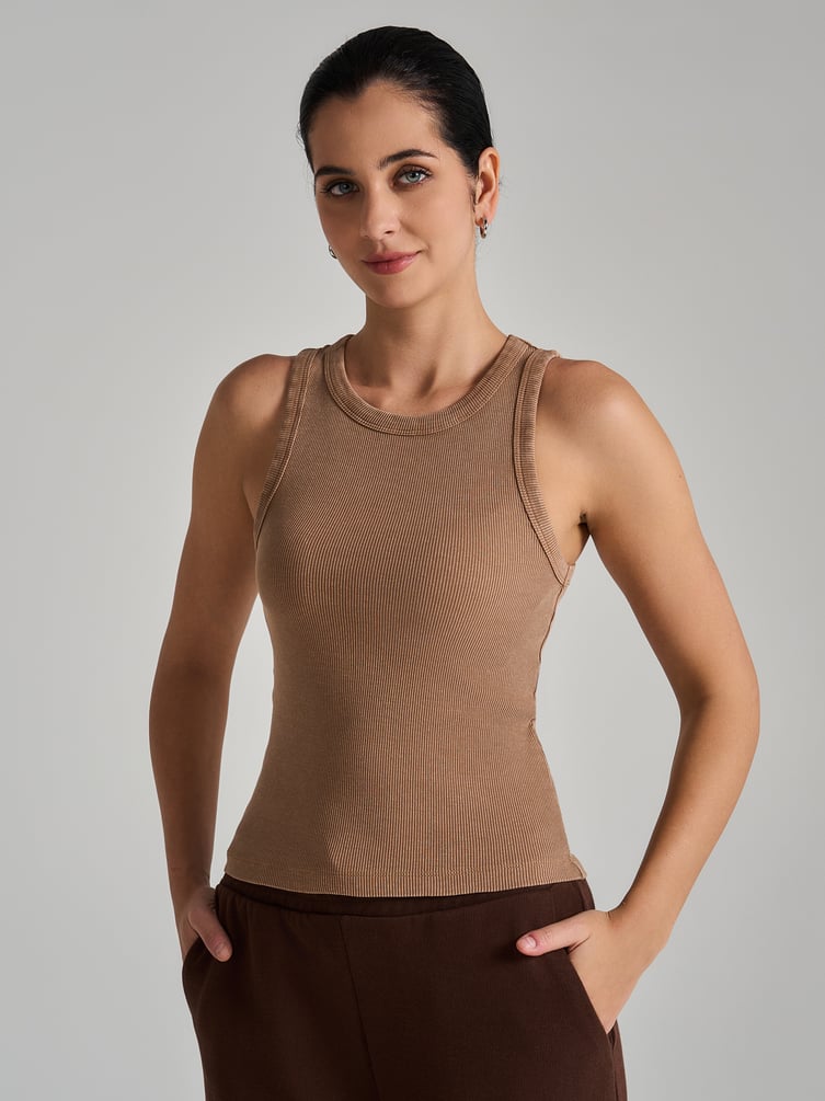 Майка на широких бретелях с вареным эффектом