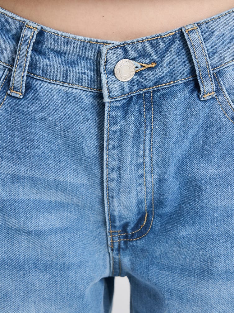 Джинсы прямые с необработанными краями