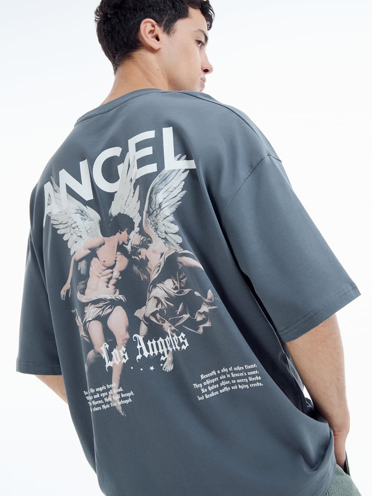 Футболка оверсайз с принтом ангелов на спине