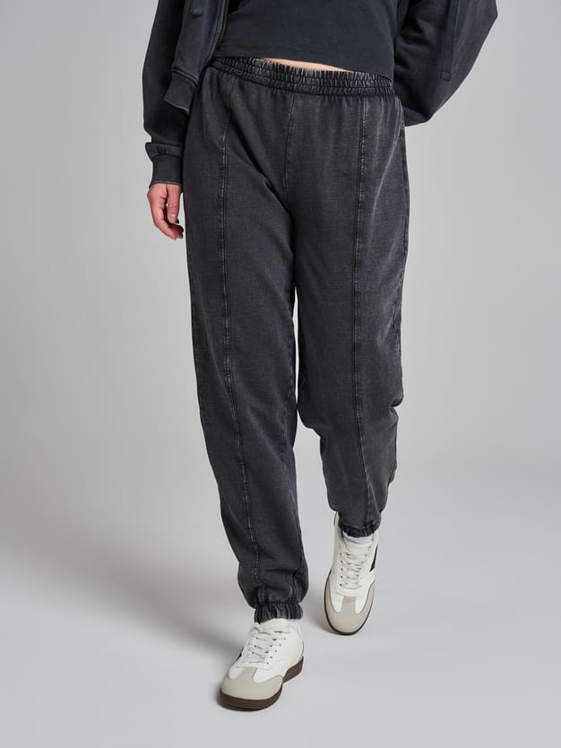 Брюки джоггеры с вареным эффектом