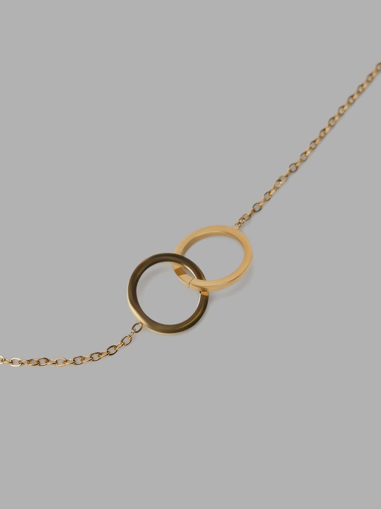 Колье с изысканной подвеской