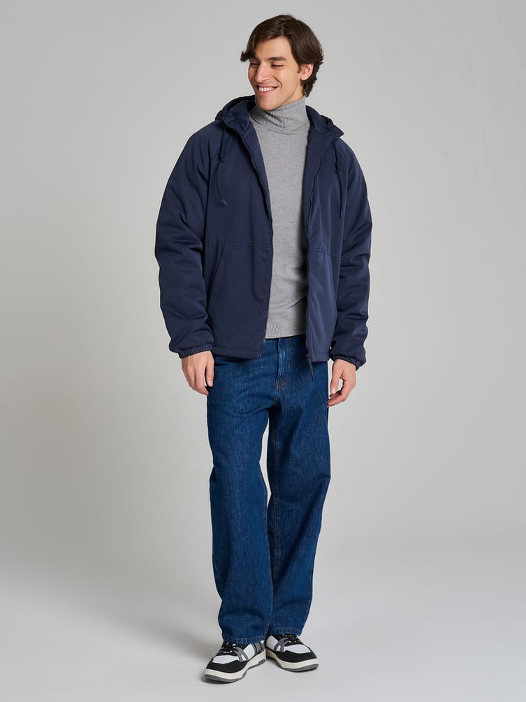 Демисезонная куртка с капюшоном