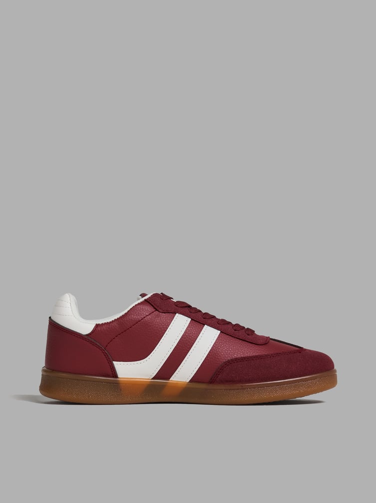 Кроссовки с полосками