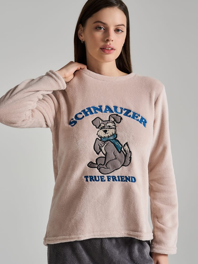 Плюшевая пижама с вышивкой и брюками