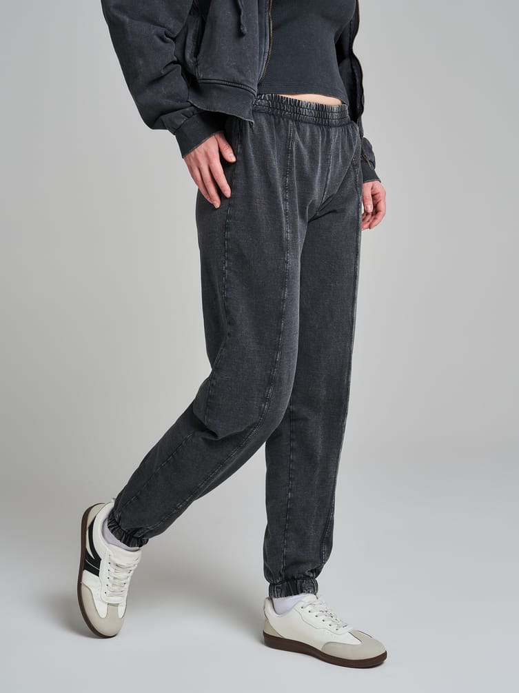 Брюки джоггеры с вареным эффектом