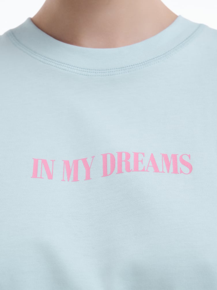 Футболка с принтом на спине