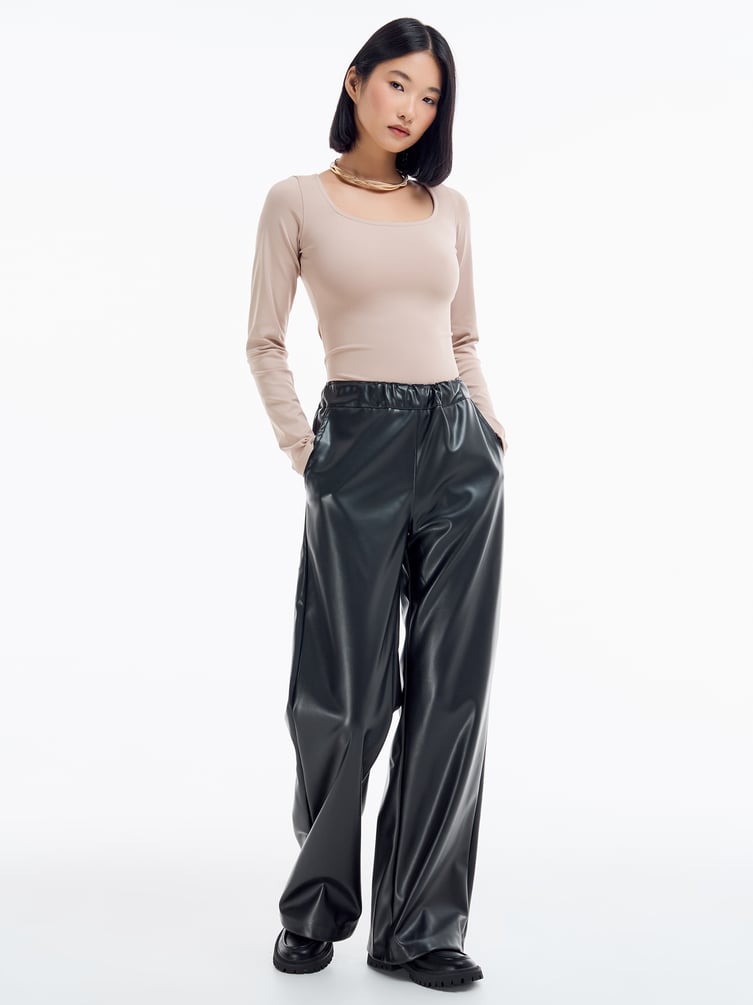 Широкие брюки с завышенной