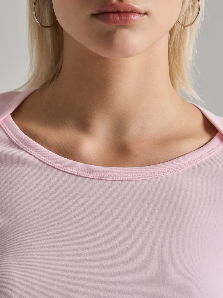 Футболка приталенная