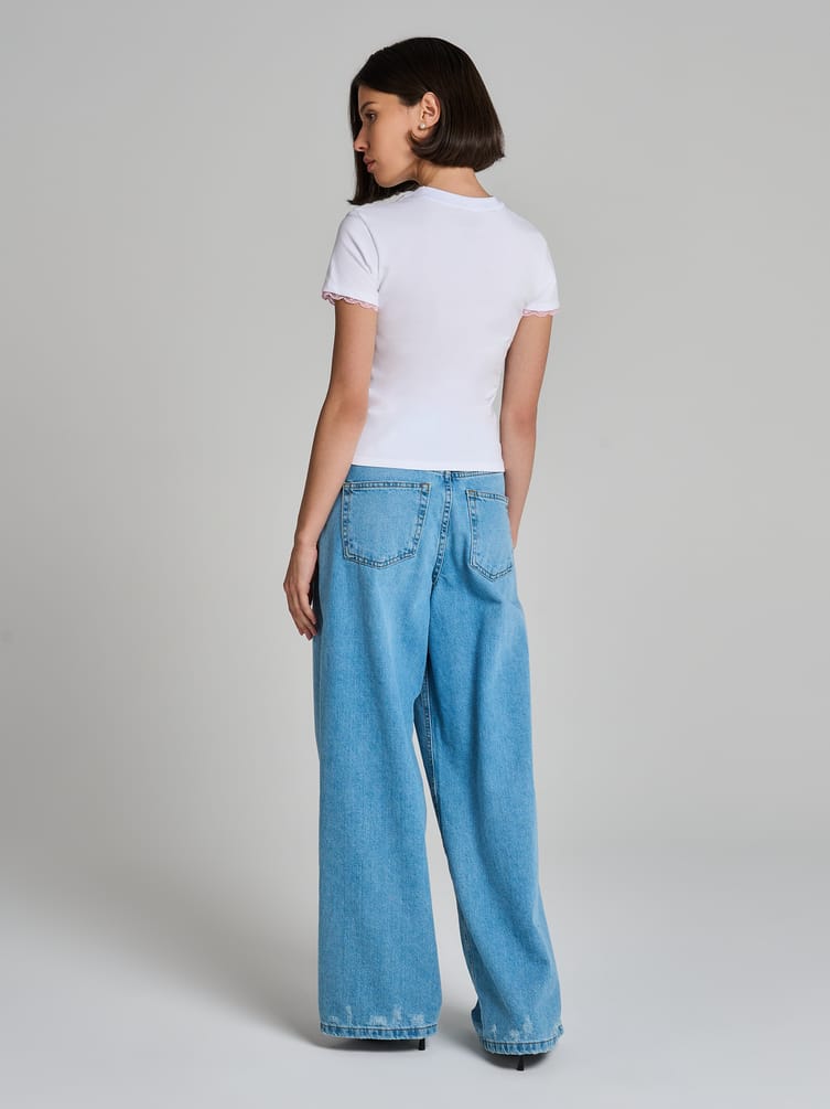 Короткая футболка с кружевом