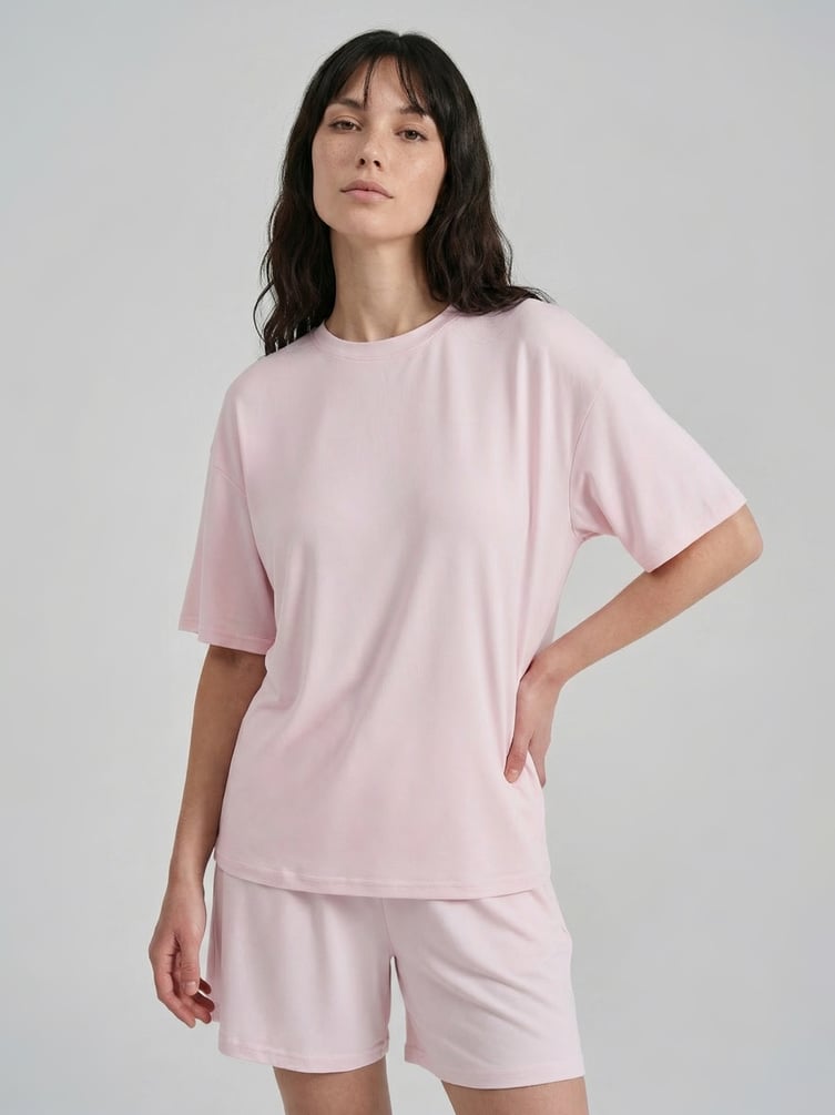 Пижама с футболкой и шортами