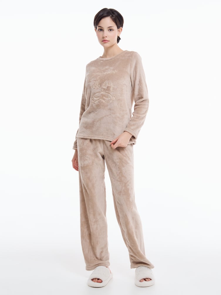 Плюшевая пижама с вышивкой и брюками